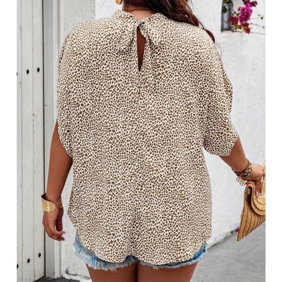 Plus Mock Neck Leopard Print Batwing Sleeve Blouse - Picture 4 of 6